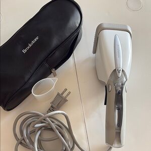 Brookstone White and Gray Steamer Set